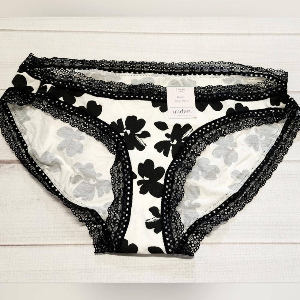 Auden Cheeky Cotton Underwear with Lace Waistband Small (4-6) New With Tags